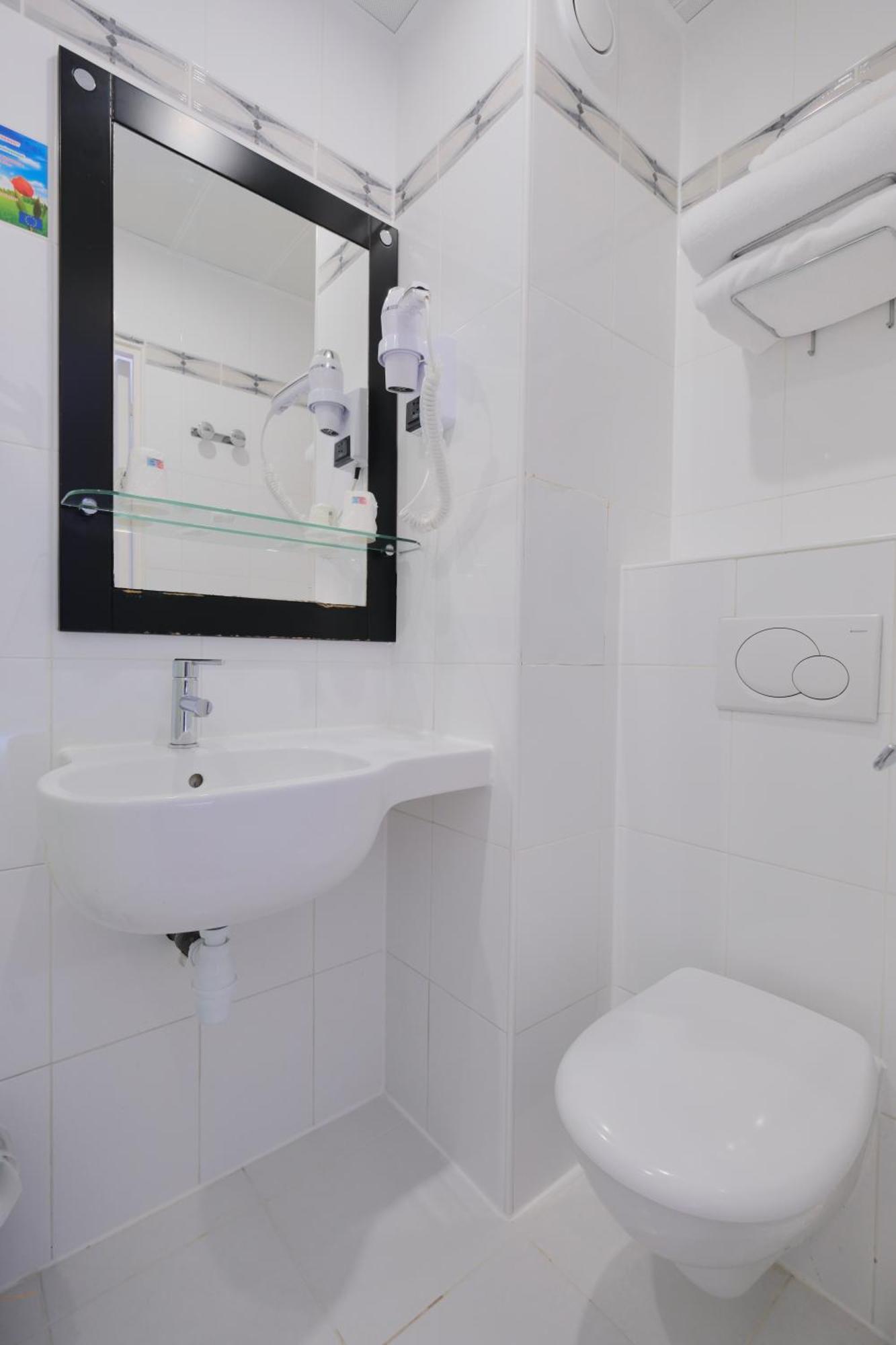 Hipotel Lilas Gambetta Parijs Buitenkant foto
